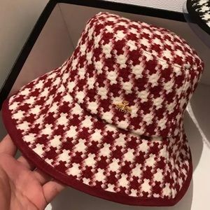 Adorable NEW Tweed Burgundy Fashion Hat